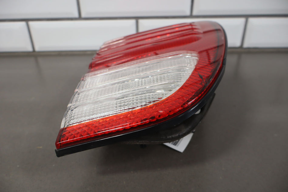 1998-2002 Lexus LX470 Inner Right Tail Light 8158060040