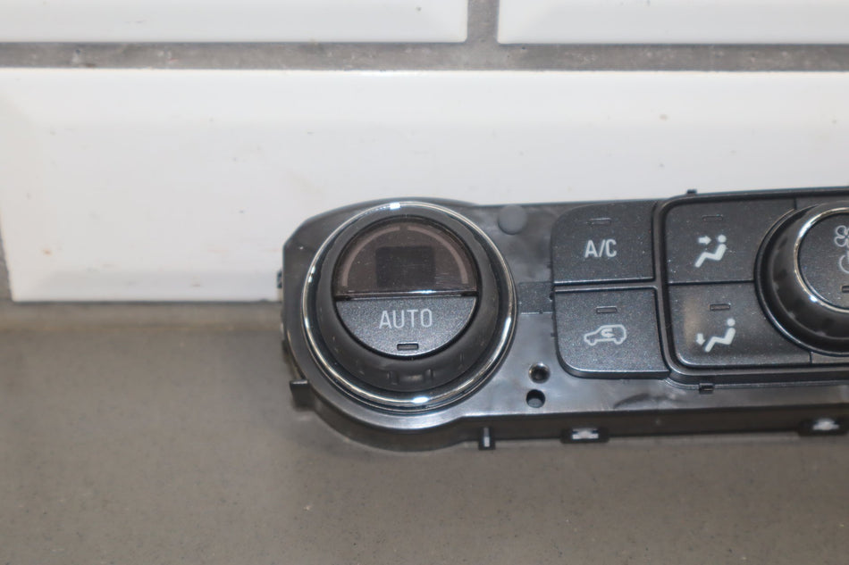 2014-2018 GMC Sierra 1500 Climate Control OEM