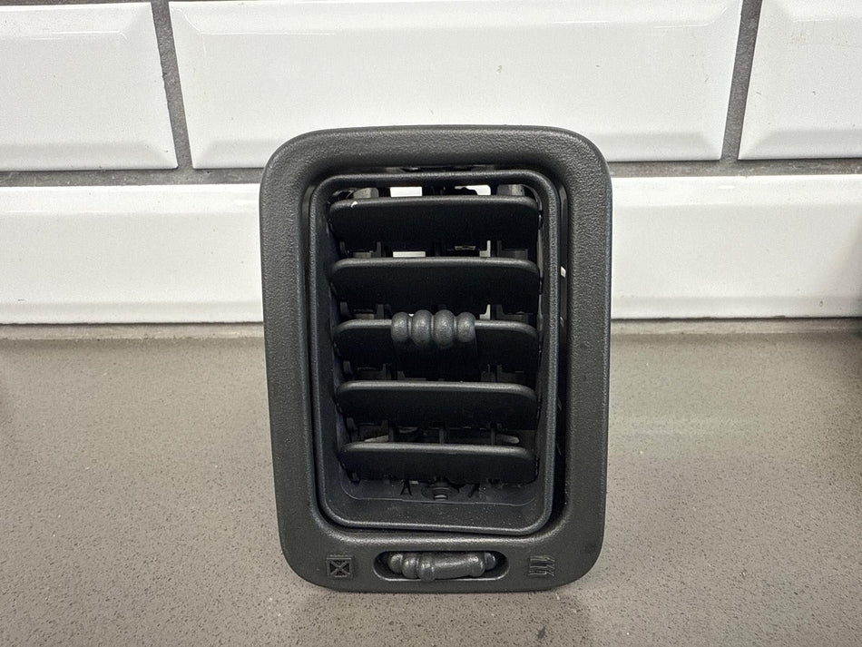 2002 Chevrolet Silverado 2500- Dash Vent