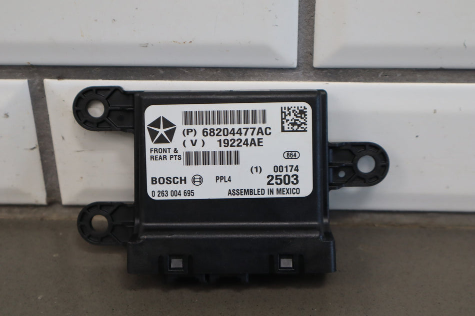 14-16 Jeep Grand Cherokee WK2 Park Assist Module
