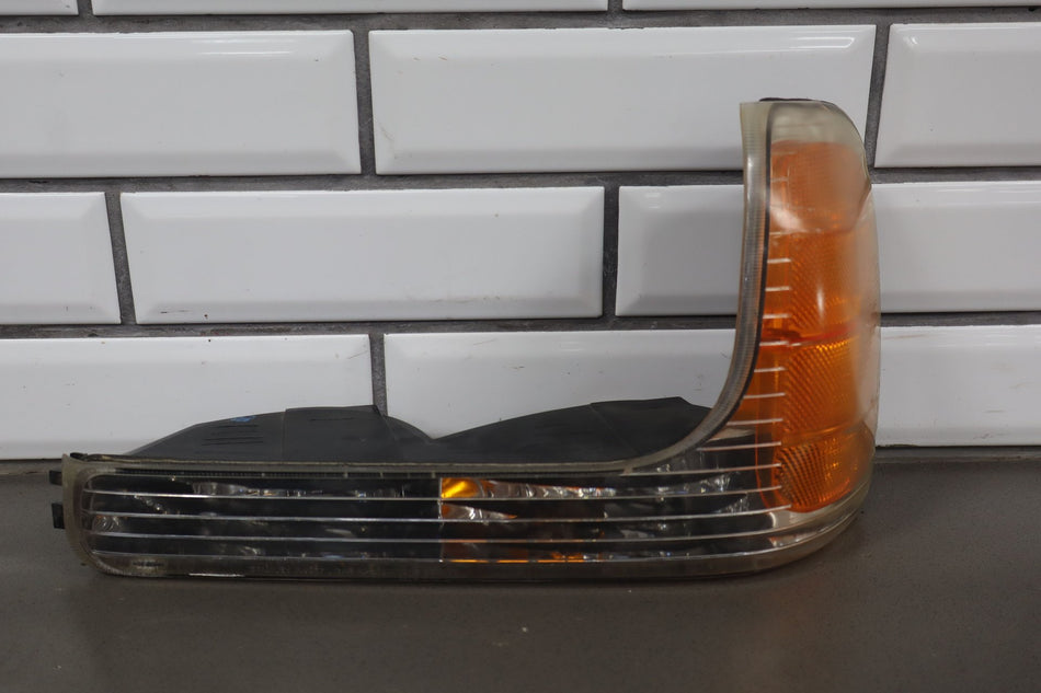 2000 Cadillac Escalade- FOG/MARK/PARK/TURN LIGHT/LAMP