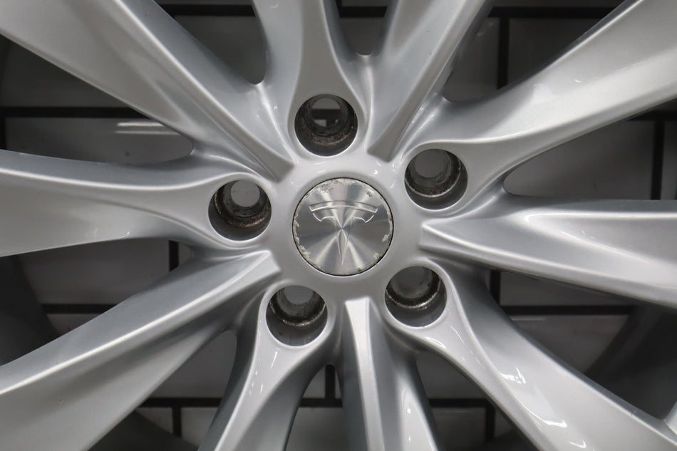 2016-2020 Tesla Model X OEM 20x9.5 Rear Wheel/Rim Slipstream 1027245-00-A