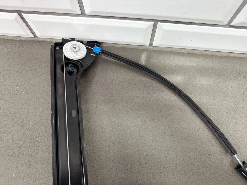 Right Front Door Regulator, 2017, Tesla, X