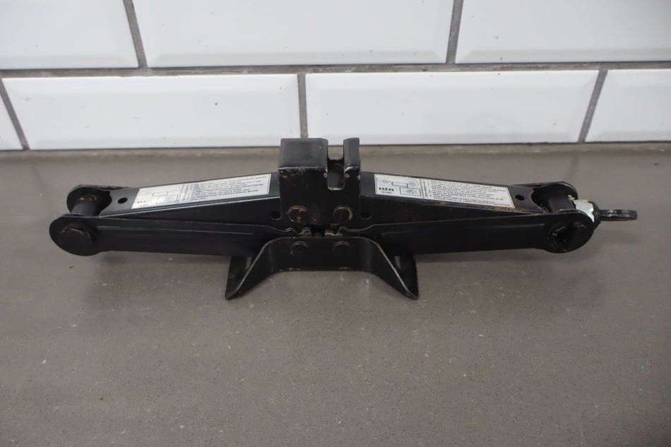 2002 Mazda MX-5 Miata Jack OEM