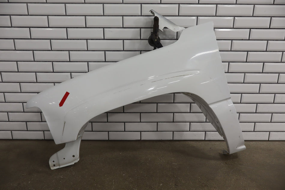 2004 Chevrolet Tahoe Left Fender White 50U
