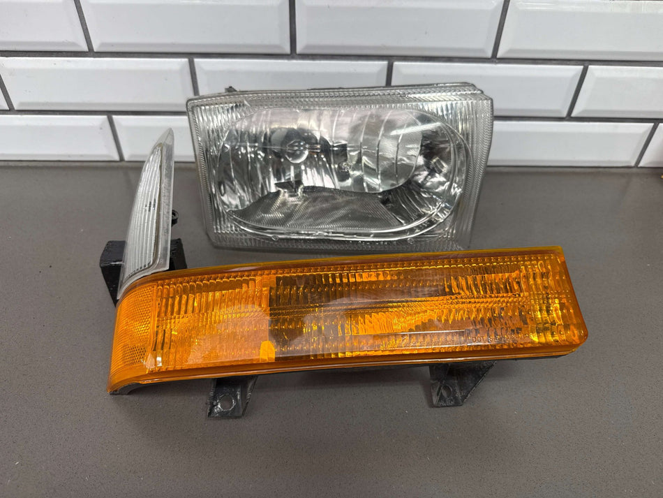 1999 Ford F-350 Super Duty- Right Headlamp