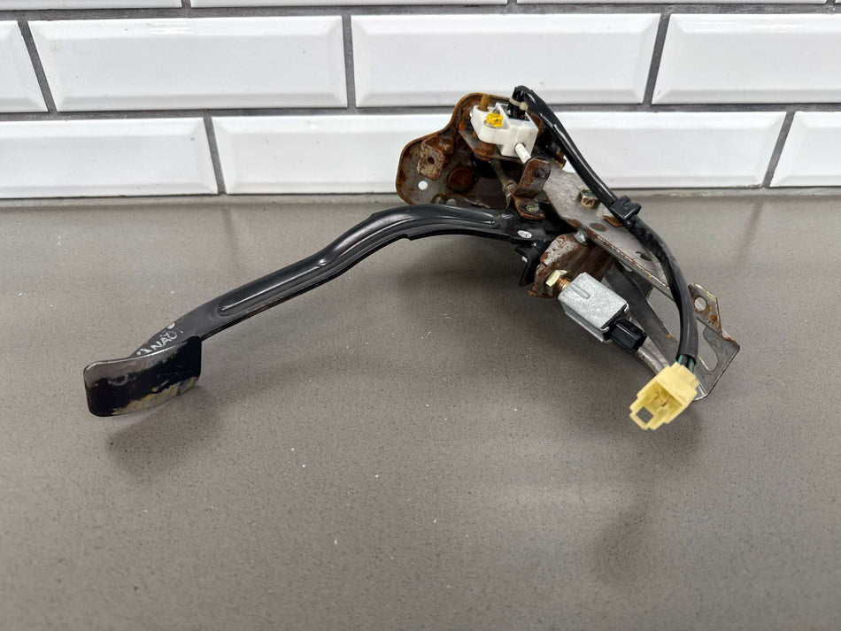 1999 Mazda MX-5 Miata Pedal Assembly OEM