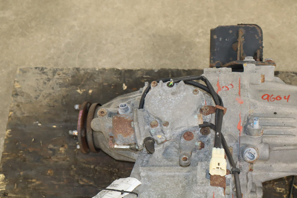 1995-1997 Toyota Land Cruiser Transfer Case 3613060790 | Flood Vehicle