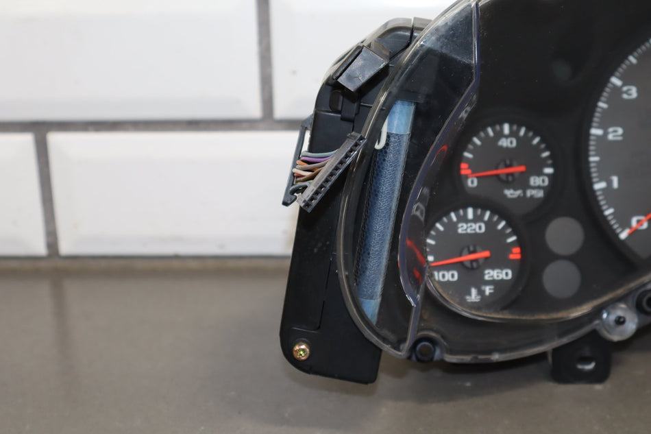1997-2004 Chevrolet Corvette C5- Instrument Cluster 10408309