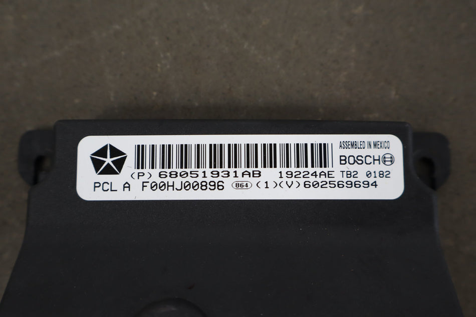 2011-14 Dodge Challenger LH Door Control Module 68051931AB