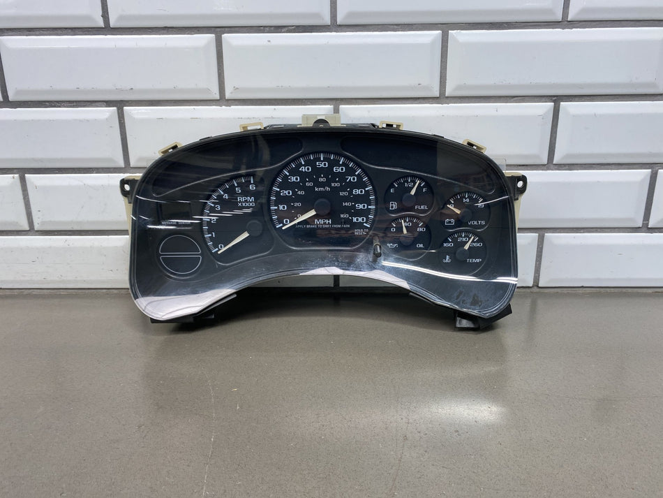 2000-2002 Chevrolet Silverado 1500 Speedometer Cluster 15055362 196k Miles