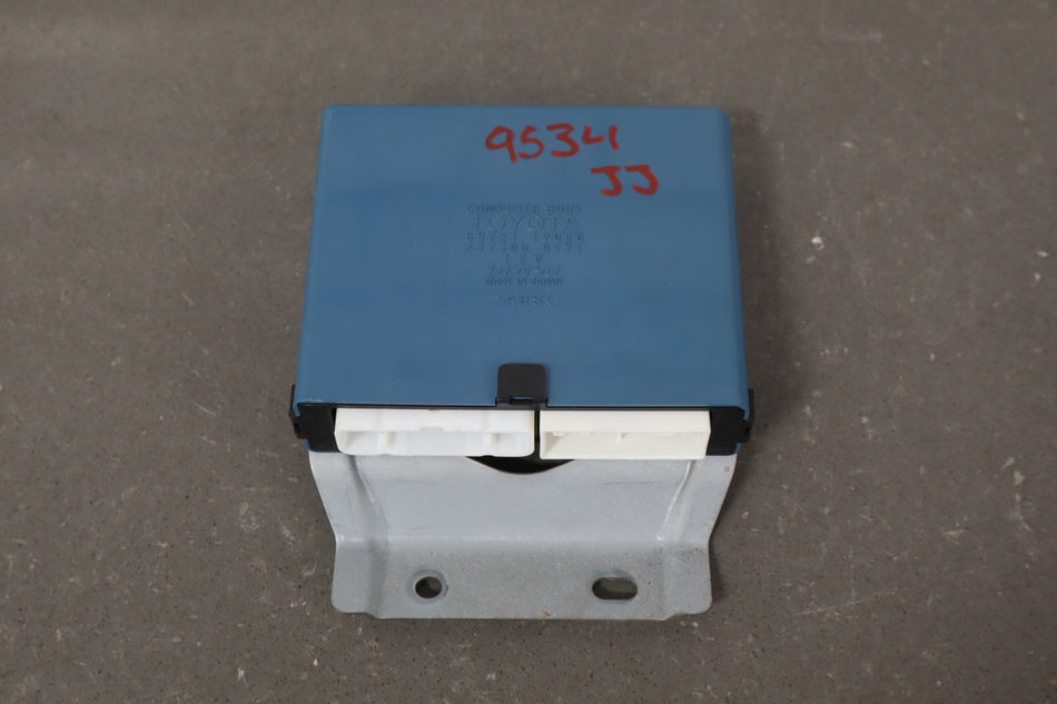 2002 Toyota MR2 Body Control Module 89221-17020 OEM