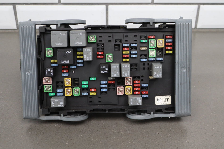 GM Underhood Fuse Box BEC 15925042 07-09 Silverado Tahoe Yukon Escalade OEM
