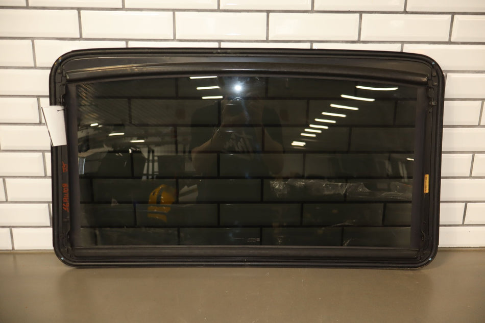 2003-2009 Hummer H2- Sunroof Glass Window 15781625