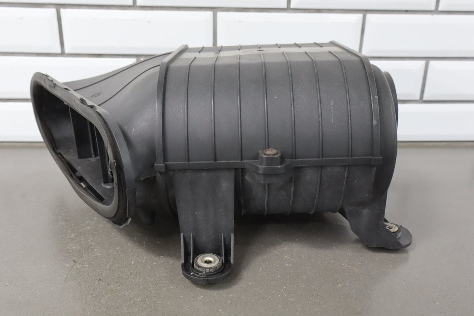 2003-2009 Hummer H2 - Air Cleaner With Intake Tube 19153610