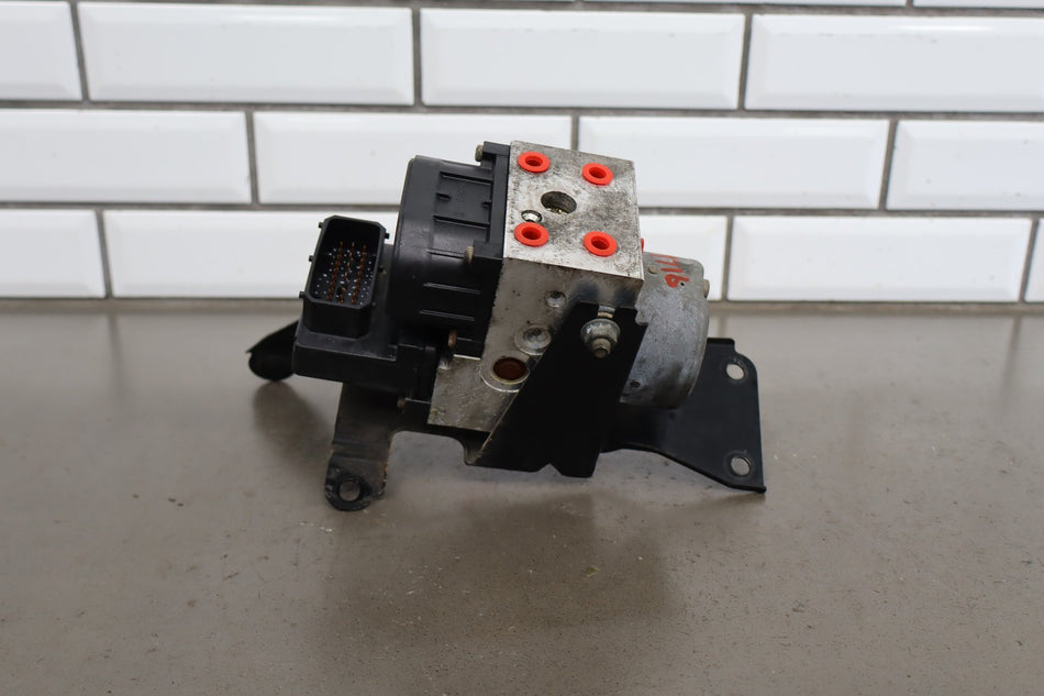 1998-2002 Isuzu Trooper ABS Brake Unit OEM