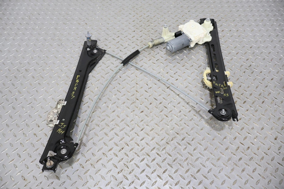17-24 Porsche 718 Cayman Boxster Right Door Window Regulator