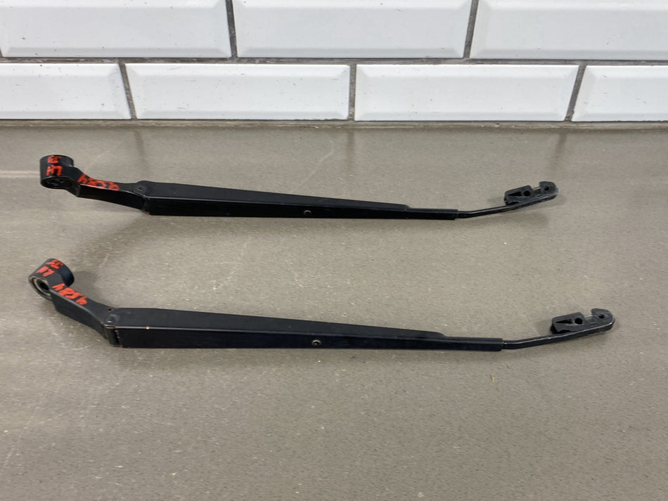 1998-2007 Toyota Land Cruiser Lexus LX470 Wiper Arm Pair