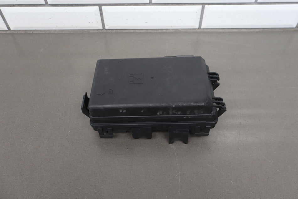 05-07 Chevy Corvette C6 Engine Fuse Box