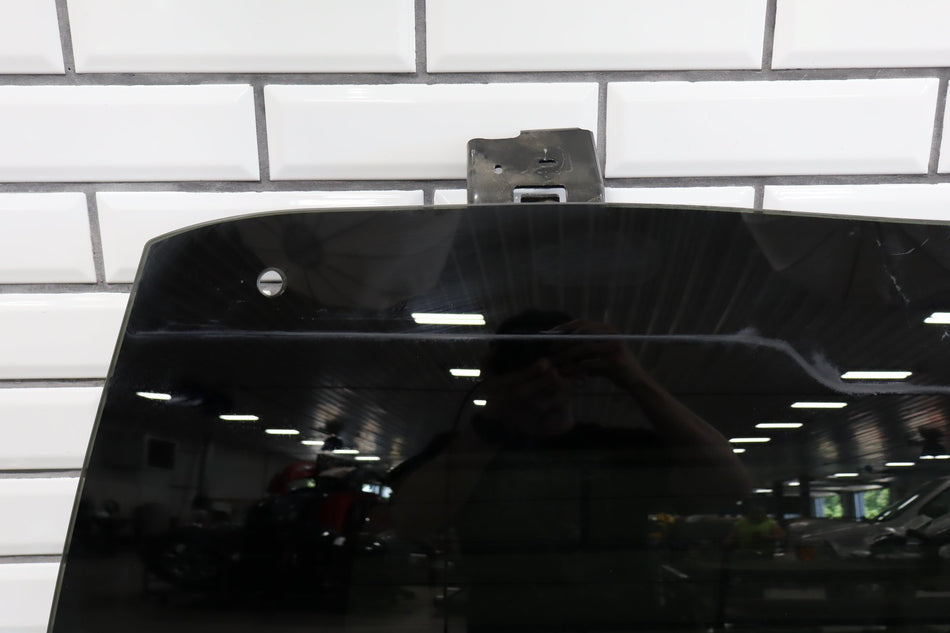 2007-2014 Chevrolet Tahoe Back Window Glass 25916024 OEM