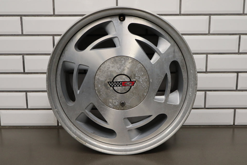 1988-1989 Chevrolet Corvette C4 Right 17x9.5 OEM Wheel