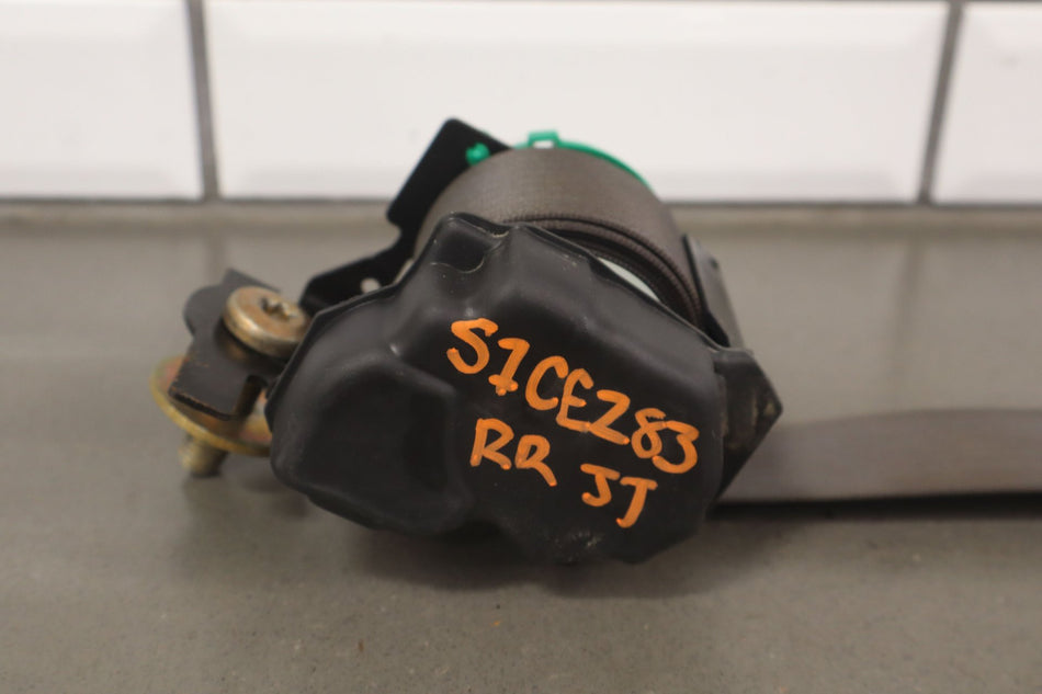 2001 Chevrolet Silverado 3500- Rear Seat Belt