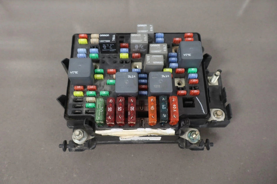 Engine Fuse Box, 2002, GMC, Sierra 2500