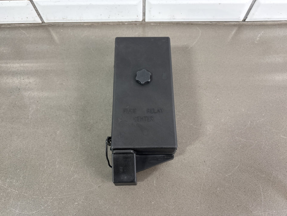 1997-2004 Chevrolet Corvette C5 Engine Fuse Box