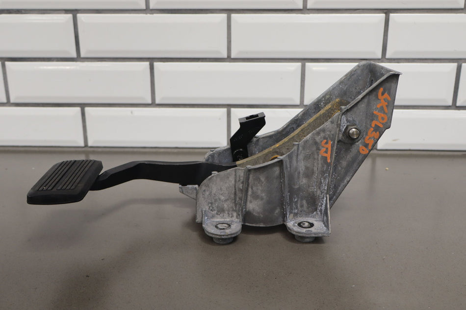 1999 Chrysler Prowler Pedal Assembly OEM