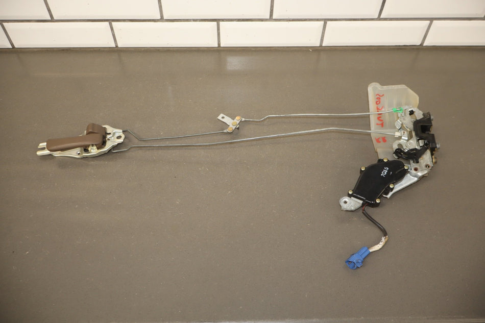 1997 Lexus LX450 J80- Right Rear Door Latch