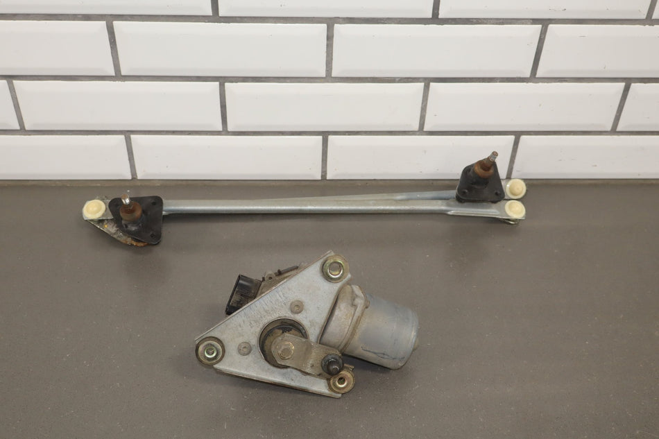 2003-2006 Chevrolet SSR Wiper Motor W/ Wiper Transmission