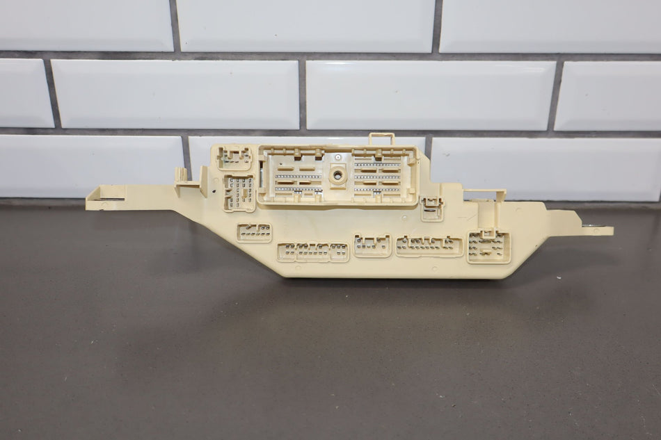 1998-2002 Toyota Land Cruiser Lexus LX470 Right Passenger Interior Fuse Box
