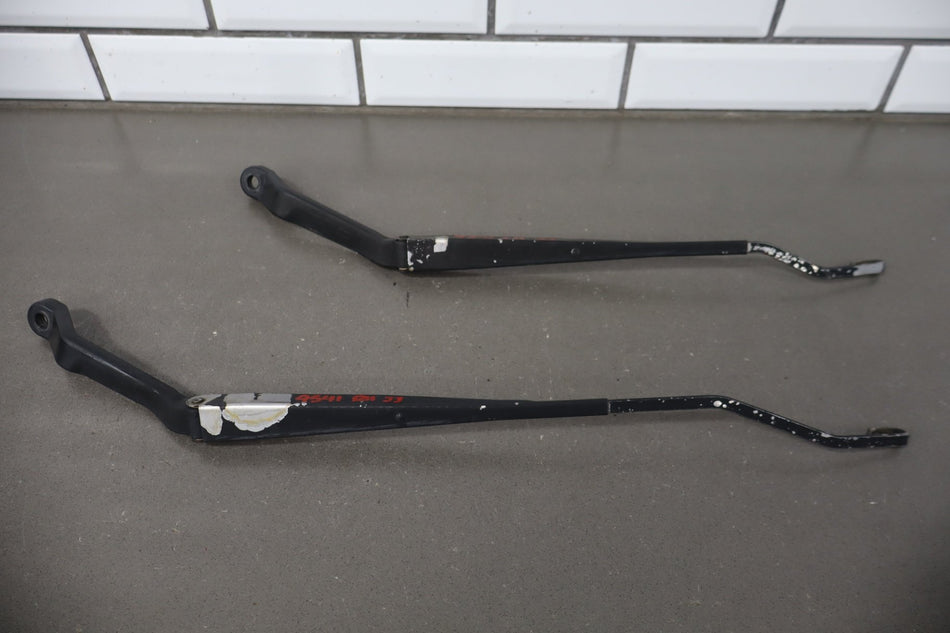 2001 Honda CR-V- Wiper Arm Pair