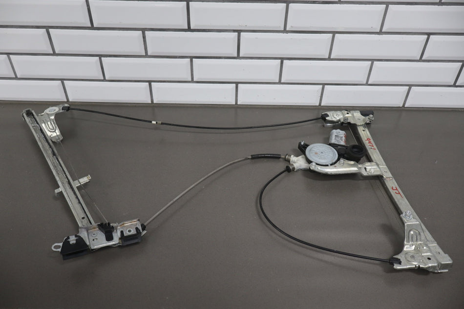 2003-2009 Toyota 4Runner N210- Tailgate Regulator