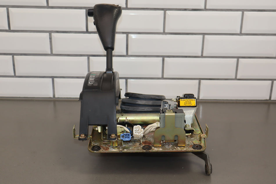 1996 Lexus LX450 Floor Shifter OEM