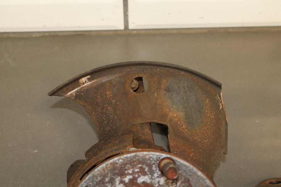 2004 Pontiac GTO Left Front Spindle 92171965