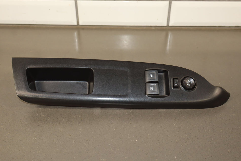 2018 Chevrolet Colorado- Front Door Switch