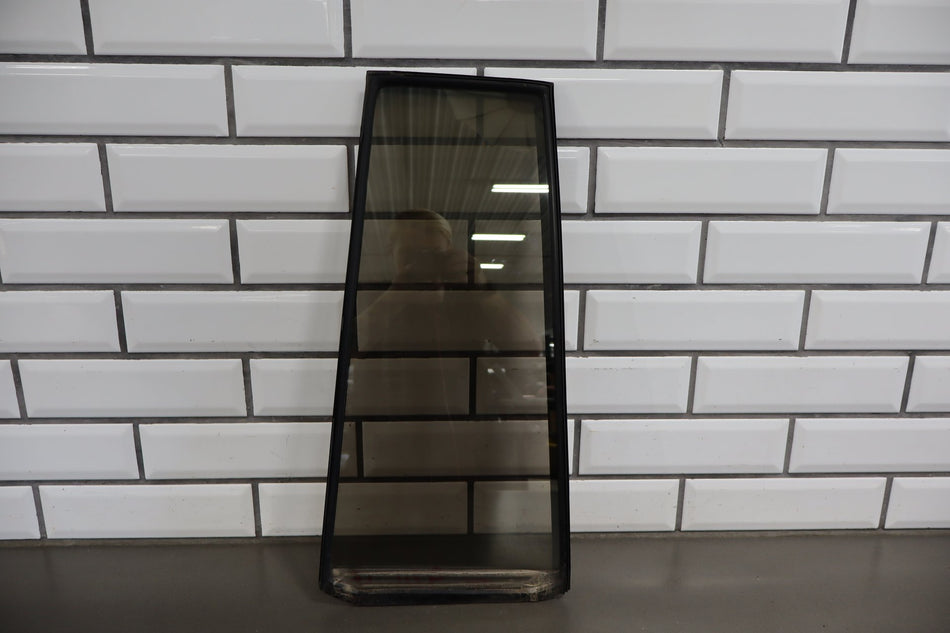 1998-2003 Lexus LX470 Left Rear Vent Window 6812460211 OEM