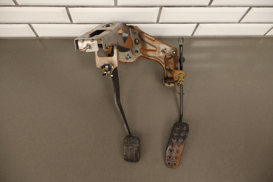 1999 Mazda MX-5 Miata Pedal Assembly OEM