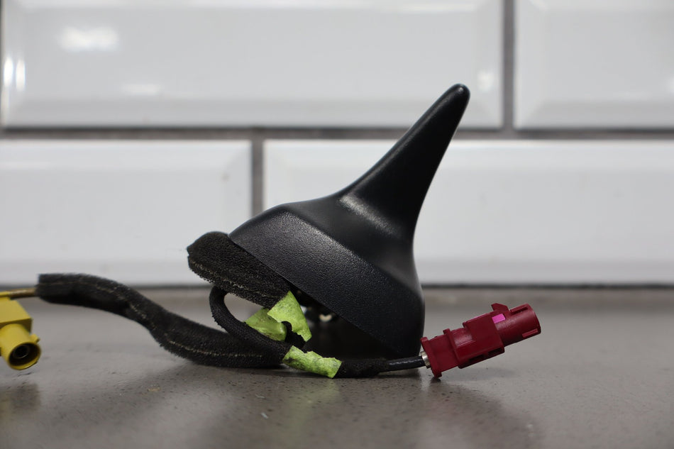 2011 Chevrolet Camaro- Antenna