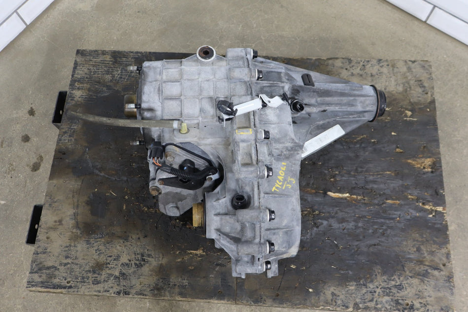 99-00 Chevy Tahoe 99-00 Cadillac Escalade NP8 Auto 4x4 Transfer Case
