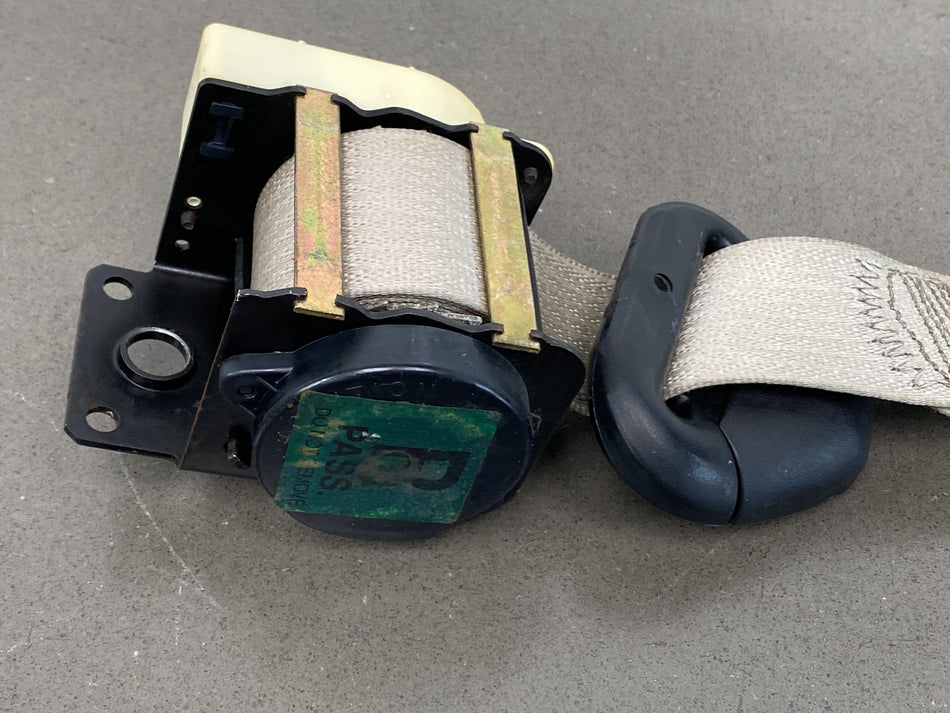 1997-2004 Chevrolet Corvette C5 RH Seat Belt Shale
