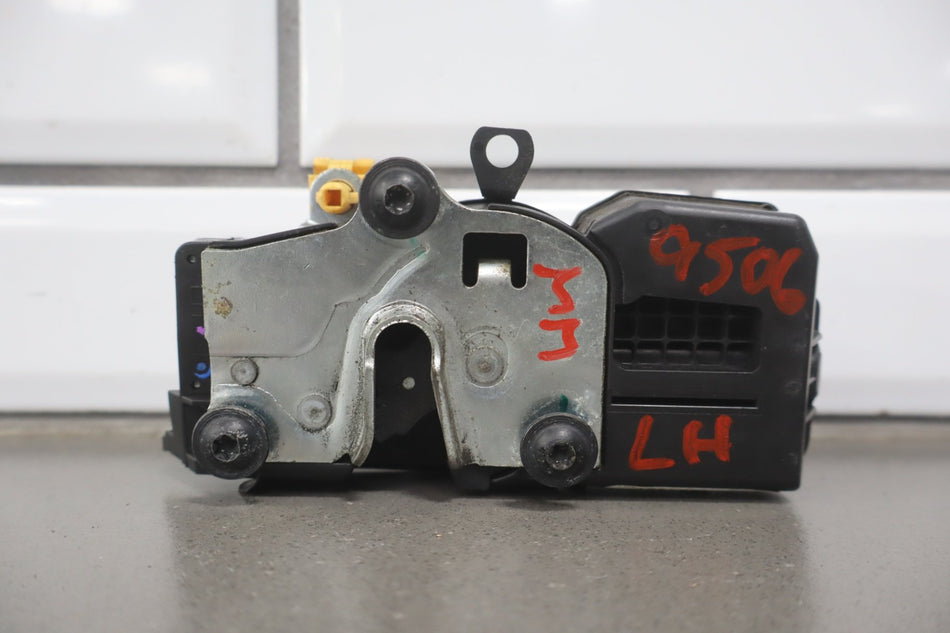 2003-2007 Hummer H2- Left Front Door Latch 15816392