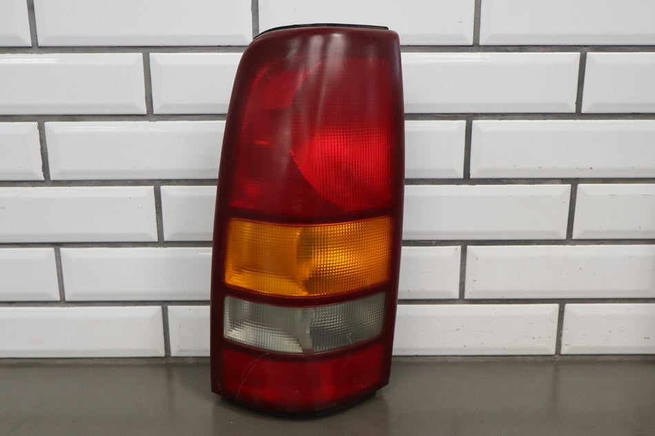 99-02 Chevy GMC Sierra Silverado 2500 Taillight Set Halogen