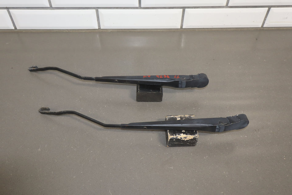2003-2009 Hummer H2- Wiper Arm Pair