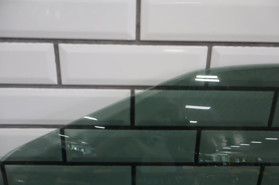 2005-2013 Chevrolet Corvette Left Front Door Window 15270576 OEM