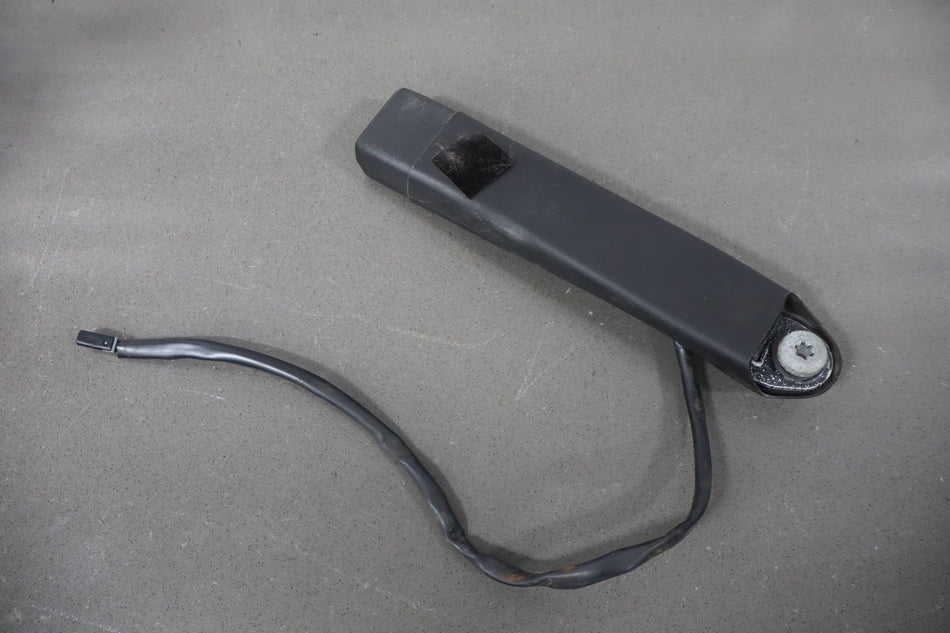 2008 Hummer H3- Left Front Seat Belt Buckle