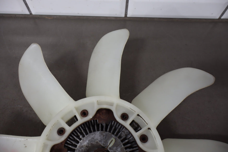 1993-1997 Toyota Land Cruiser Fan Clutch 1621066020 OEM