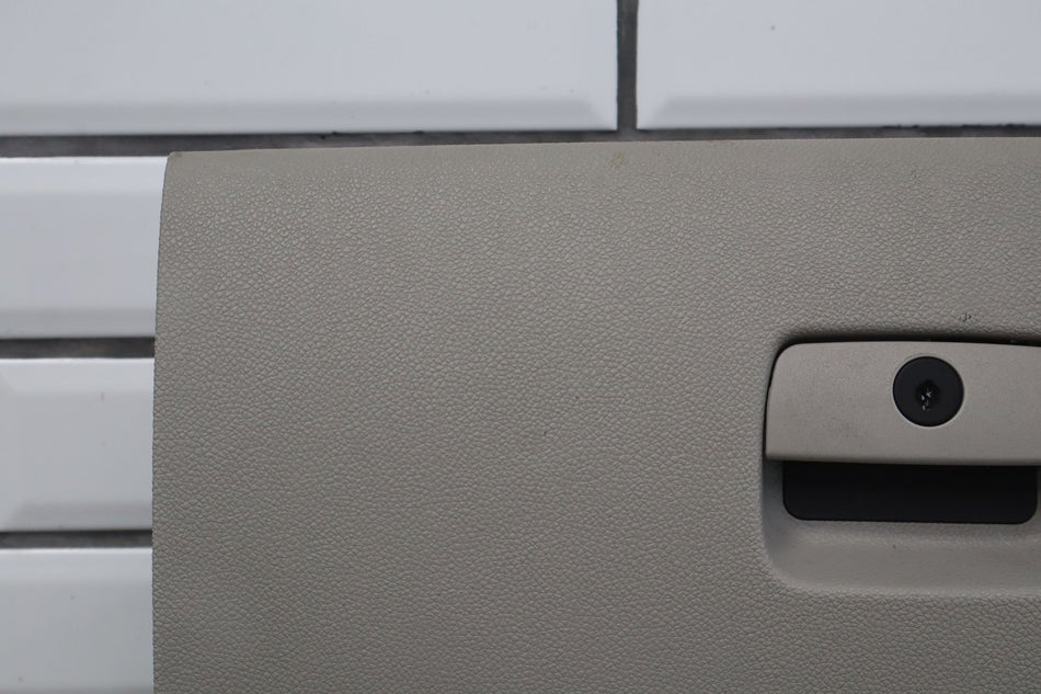 2009 GMC Sierra 2500 Glove Box 833