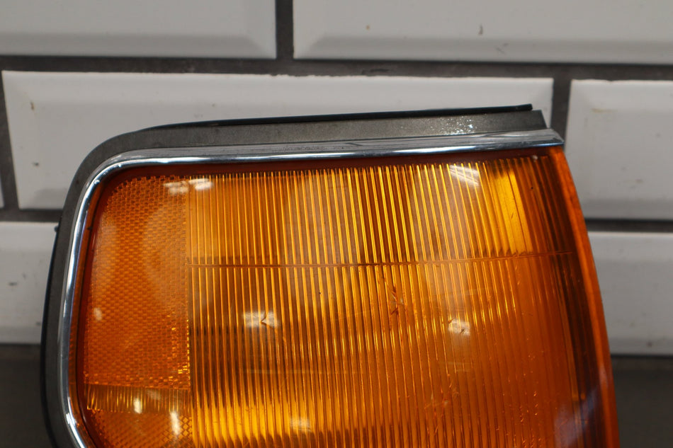 1991-1998 Toyota Land Cruiser Right Front Lamp 8161060110 OEM